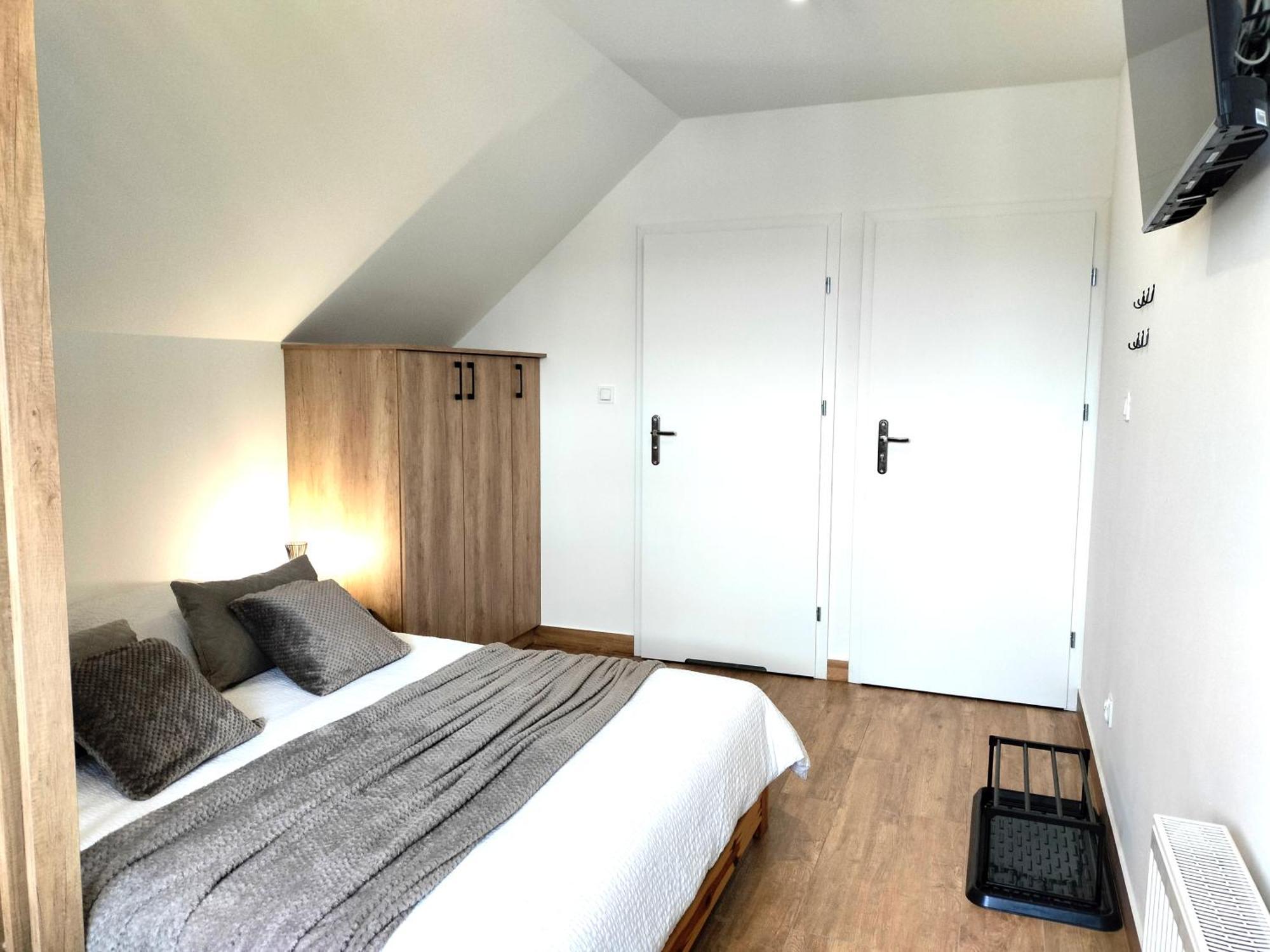 Agroturystyka Jodlowa - Rodzinne Apartamenty W Centrum Gor Swietokrzyskich - Sala Zabaw, Zwierzeta, Bilard Krajno-Zagorze Eksteriør bilde